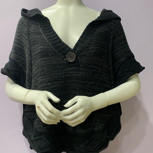 SOLD YEY !! FREE PEOPLE BLACK Poncho ! - Picture 4 of 11